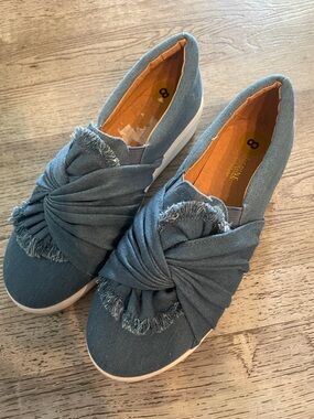 Catherine Malandrino Denim-Blue Knotted Slip-On Sneakers